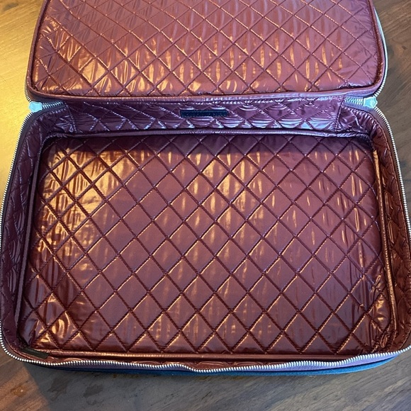 CHANEL - Authentic - laptop or document pouch - *Rare* - Picture 3 of 9